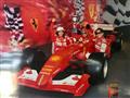 Následne vojdeme na ďalší ostrov, Yas island, a našim cieľom je Ferrari world. Rozdelíme sa na polov