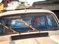 Antananarivo - U nás už iba veterán, tu však ešte stále slúžia. Citroen 2CV sa začal vyrábať v 1948,