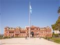 Nemôžeme obísť aj námestie Plaza Mayo, so svetoznámym prezidentským palácom s príznačným názvom Casa