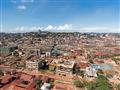 Prichádzame do Kampaly a určite budeme mať čas na jej preskúmanie. Obrovská, africká a nádherne živá