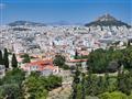 Pahorok Lykavittos patrí k ikonám Atén. Vyjdete si hore zubačkou a vychutnáte si frappé pri výhľade 