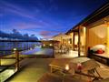 Takúto pohodu zažijete večer na svoje terase v Ocean Suite. foto: Paradise Island Resort Maldives