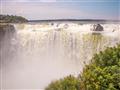 Vodopády Iguazú na argentínsko-brazílskej hranici. Otvára sa nám pohľad na toto veľkolepé prírodné d