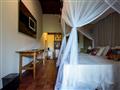 Malý eco hotel ponúka ubytovanie formou chatiek (22 izieb), všetky sú komfortne vybavené, slušne diz