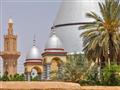 Hrobka legendárneho Mahdího v starom Omdurmane je pre mnohých pútnickým miestom. foto: Tomáš Kubuš -