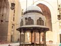 Vnútro mešity Sultána Hassana s typickými lampami.foto: Kristína Bulvasová - BUBO