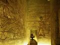 Na stenách vo vnútri chrámu spoznáte príbeh udatného Ramzesa II. bojujúceho proti Chetitom v epickej