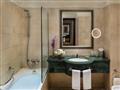 Krásna, luxusná kúpeľňa v dokonalom hoteli Intercontinental Phoenicia Beirut. foto: Intercontinental