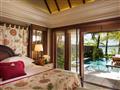 Master bedroom v Princely Ville. Doprajte si luxus na Mauríciu a užite si ho štýlovo. Constance Le P