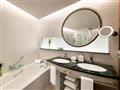 Luxusná kúpelňa musí byť súčasťou hotela. foto: Pudong Shangri-La