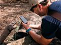Kŕmime korytnačky - je to dovolené - a robíme si selfíčka. Seychelské korytnačky sa dožívajú ešte vy