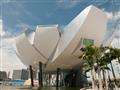 Art Science Centre priamo pred hotelom Marina Bay Sands. Zlepšite si ubytovanie v Singapure a strávt