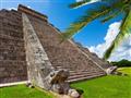 Legendárna a tajomná Kukulkánová pyramída je stredobodom pozornosti rozsiahleho archeologického nále