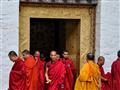 Punakha - partia mníchov skončila meditáciu v chráme.
foto: Tomáš KUBUŠ – BUBO