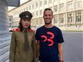 S miestnou sprievodkyňou v Múzeu veľkej otcovskej antiimperialistickej vojny v Pyongyangu
