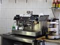 Každá pekáreň a kaviareň na ostrove má stroj na espresso a vedia pripraviť vynikajúcu kávu z miestny