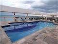Bazén na streche nášho hotela Rio Othon s výhľadom na Copacabanu.