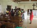 Nedeľný zbor je v Afrique vždy zážitkom. Rytmus a nádherný spev.
