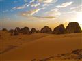 Západ slnka v Meroe je zážitkom na celý život. Vychutnajte si to ticho, pokoj, a pamiatku UNESCO bez