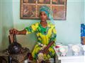 Sesternica Bairut –Birhanu v tradičnom etiópskom kroji pripravuje kávovú ceremóniu a všetko rozvonia