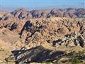 Verili by ste, tam niekde medzi týmito skalami leží fantastická Petra? Sme v Mojžišovom údolí a také