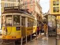 V uličkách sa Lisabonu dostaneme hlbšie pod kožu. Vyskúšate si jazdu ? foto: Jozef Zelizňák - BUBO