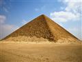 Červená pyramída  je druhá najväčšia pyramída Egypta postavená otcom legendárneho Cheopsa. No nie je