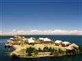 Jazero Titicaca je plné nádherných trstinových ostrovčekov