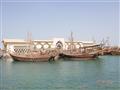 Obyvatelia Perzského zálivu boli známi stavbou kvalitných drevených lodí- tzv. dhow. Často sú tieto 