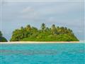 Výhľady z lode na malé neobývané atoly nás ohúria.
foto?: Martin Šimko – BUBO