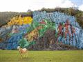 A kto dal vymaľovať tento kopec? Fidel to dovolil? foto: Ľubor Kučera - BUBO