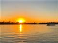 Poplavíte sa pri západe slnka plaviť po rieke Zambezi v národnom parku na pokojnej rieke nad vodopád