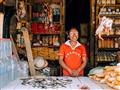 Rozličný tovar a lá Madagaskar. foto: Zuzana HÁBEKOVÁ – BUBO