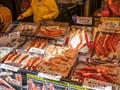 Vo vonkajšej časti Tsukiji marketu ochutnáme čerstvé ryby a plody mora. foto: Eva Andrejcová - BUBO