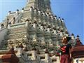Wat Arun - Chrám úsvitu, obložený pestrofarebnou mozaikou, patrí k najvýznamnejším a najstarším chrá