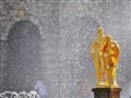 Petrodvorec a jeho fantastické fontány pripomínajú nezabudnuteľné divadlo
