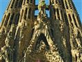 Najslávnejšia stavba celého Pyrenejského polostrovu stojí v Barcelone a na jej počiatku stál slávny 