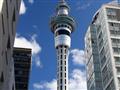 V bývalom hlavnom meste Auckland nás privíta najvyššia stavba na južnej pologuli Sky Tower, vysoká 3
