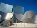 Los Angeles - Koncertná hala Walta Disneyho. Ladné krivky jedného z najznámejších architektonických 