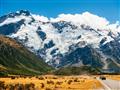 Absolvujeme krátku prechádzku pod najvyššou horou Nového Zélandu. Horami a údoliami budeme pokračova
