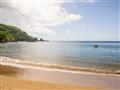Množstvo zátok a skrytých pláží - aj to je Tobago. foto: Ľubor Kučera – BUBO