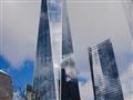 Pozrieme sa na pamätník 9/11 pod novou budovou One world centre, miesto kde stáli Dvojičky pôvodného