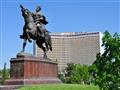 Timur Veľký sa s dejinami dnešného Uzbekistanu preplietol dokonale a jeho stopy budeme vnímať na cel