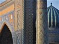 Medresa Šer Dor patrí k najpozoruhodnejším pamiatkam Samarkandu. Pri západe slnka na ňu krásne sviet