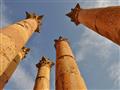 Najkrajšie korintské stĺpy má v Jarashi chrám bohyne Artemis. Veríte, že sa dá s nimi hýbať? foto: T