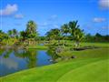 Sedem golfových ihrísk na ostrove hovorí samo za seba. Guam je rajom golfistov. Zahrajte si golf neď