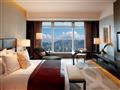 Nenechajte si ujsť možnosť ubytovať sa v najvyššie položenom hoteli na svete v The Ritz Carlton Hong