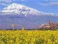 Biblická hora Ararat s kláštorom
