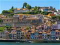 Vila Nova de Gaia oproti mestu Porto.