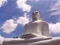 Obria socha sediaceho Buddhu v Kandy